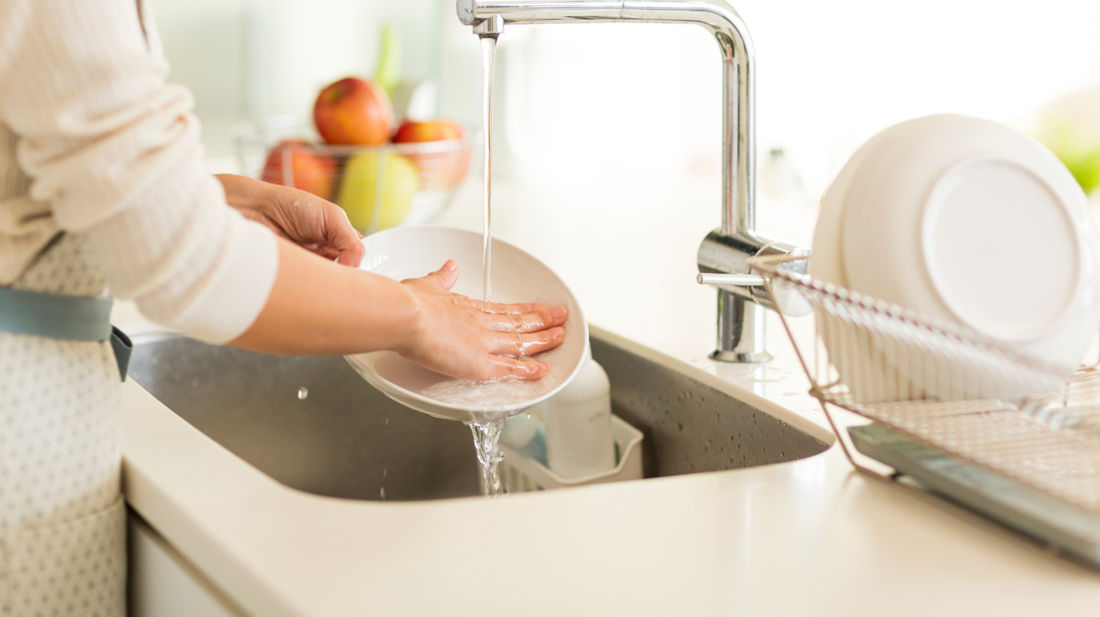 Can You Wash Dishes With Laundry Detergent: Safe or Risky?